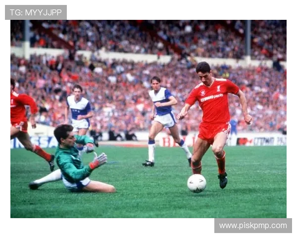 利物浦8号足球明星的传奇之路与辉煌成就解析